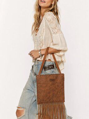 Wrangler NWT Tooled Leather Fringe Concealed Carry Crossbody Bag Tan Western